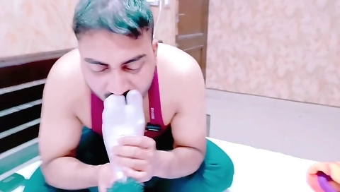 Hot amateur fetish foot fetish - get a little dirty