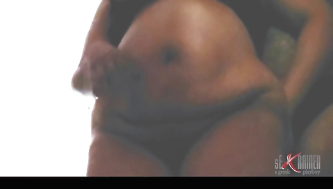 Indian milf is getting off her clothes to be fucked