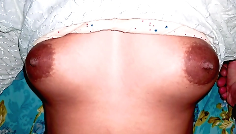 Indian hairy pussy licking and moaning in amateur video