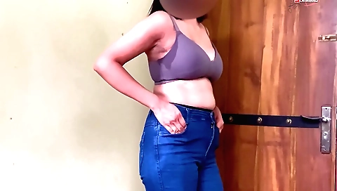 Indian chick plays with her hair and body in a video