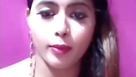 Horny amateur brunette shows off her body in webcams