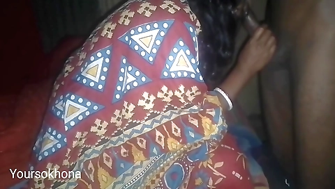 Sexy bhabdi girl in red and white shows her perfect body