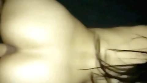 Indian chick takes off her outfit and shows her body