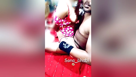 Indian girl gets fucked in different poses on the bed