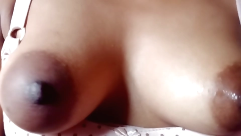 Indian girl is stretching her pussy in a solo porn video