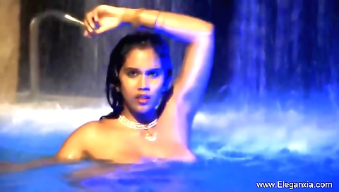 Indian beauty makes out with her stepdad outdoors in bed