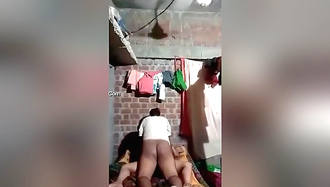 Indian girl with round ass sucks cock on the webcam
