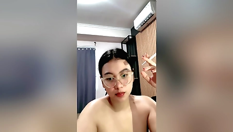 Instagram girl in girls favorite milk shows her body