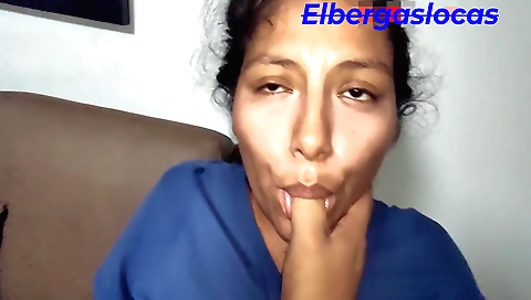 Amateur brunette ass in a hot shower with her boyfriend