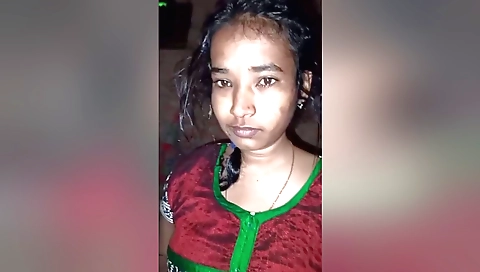 Indian babe with a hot ass and a hot body in amateur video