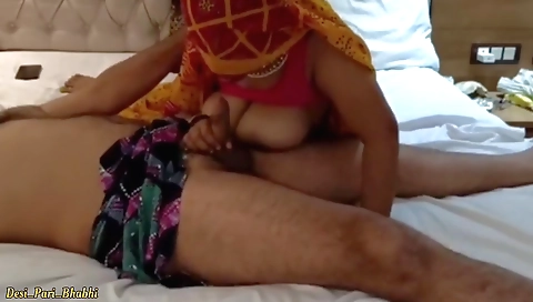 Indian slut enjoys deepthroat sex in the yellow saree