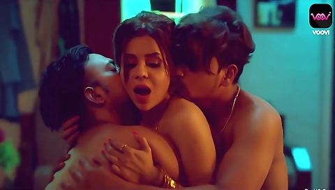 Amateur brunette chick with a big ass and a big boobs