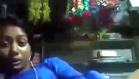 Busty brunette masturbates with a vibrator in amateur video