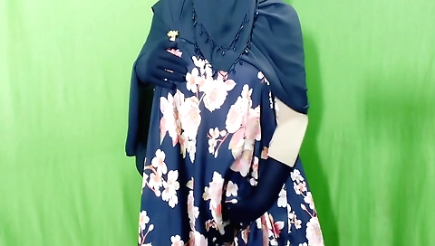 Indian beauty fucked by her neighbor in amateur solo video