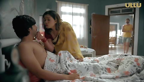 Brunette dunali (season 2 - 3) shows off her amazing body