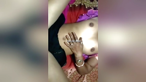 Indian girl gets hairy and gets fucked under the sun
