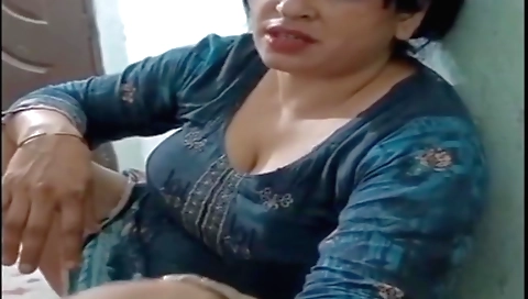 Indian stepmom is upset over being caught by a stranger