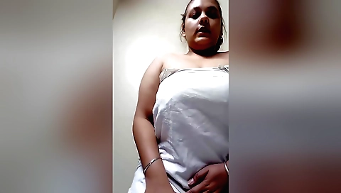 Chubby chick sucking and fucking big cock in front of web cam