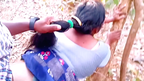 Indian hottie is having her pussy penetrated outdoors