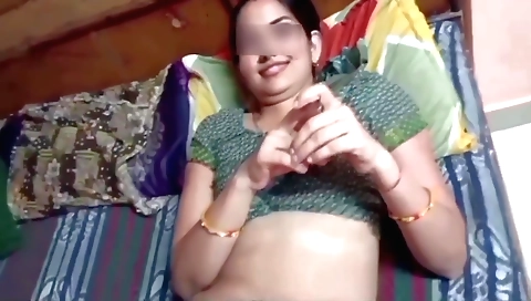 Indian brunette fucked and kissed by her boyfriend