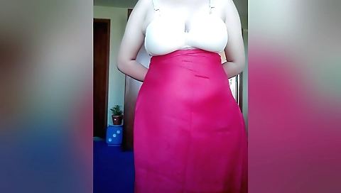 Indian woman showing her big tits and body on webcam