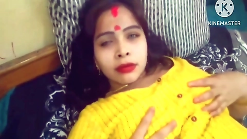 Amateur brunette with a big ass and booty gets a sex toy