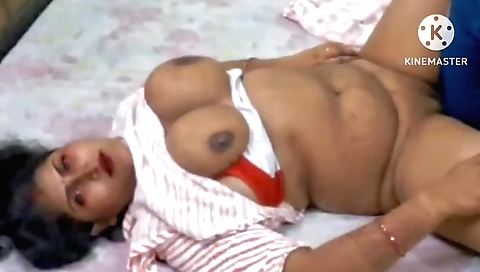 Chudai Hindi audio me shows a sexy big-ass and a hot face