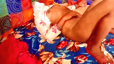 Indian hottie with a big ass rides a guy in a hardcore scene