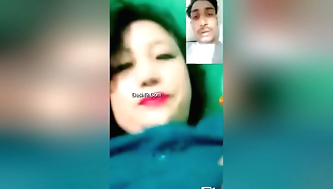 Indian amateur girl showing her beautiful ass on the web cam