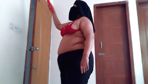 Indian whore gives us a good porn film in homemade video