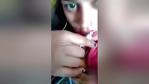 Bhabhi is a gorgeous brunette indian girl that loves to show off