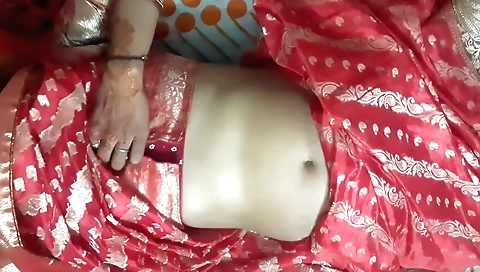 Indian girl is very sexy and hot and she wants to please a guy