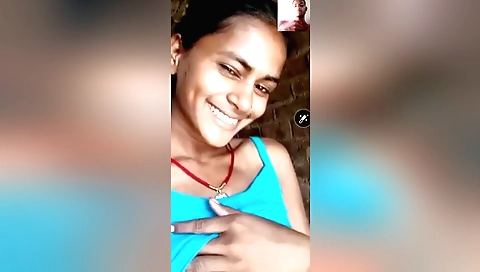 Brunette shows her hairy pussy in the webcam porn clip