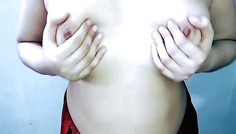 Hot video with a sexy girl who likes to make love with camera