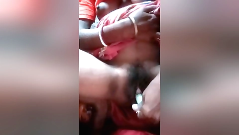 Indian Cute Wife Horny Pussy And Fucking Orgasam With Brinjal