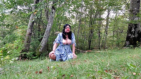 Amateur brunette in sexy lingerie is fucking outdoors