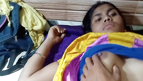 Indian woman and her hubby making an intimate fuck