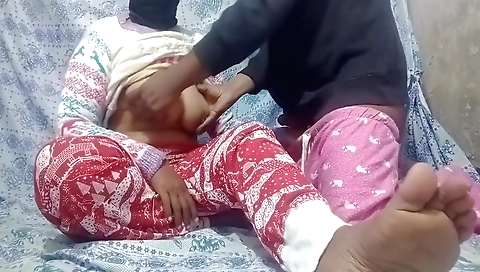 Indian chubby gets off in homemade webcam sex video