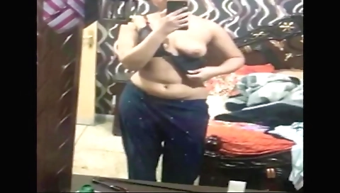 Tik Tok Celebrity Avni Sharma Showing Her Boobs Live