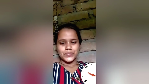 Today Exclusive -desi Village Girl Shows Her Boobs