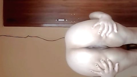 Indian amateur solo female in the bathroom wiping her pussy