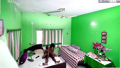 Indian webcam sex video made by hot brunette actress