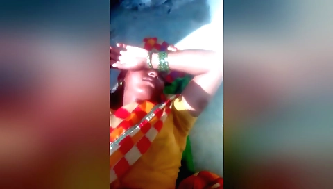 Hot girl fucks her lover after cleaning in the backyard