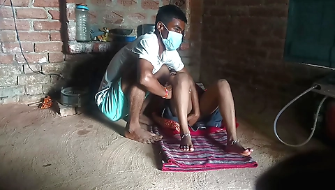 Indian hottie gets fucked in her asshole in homemade porn